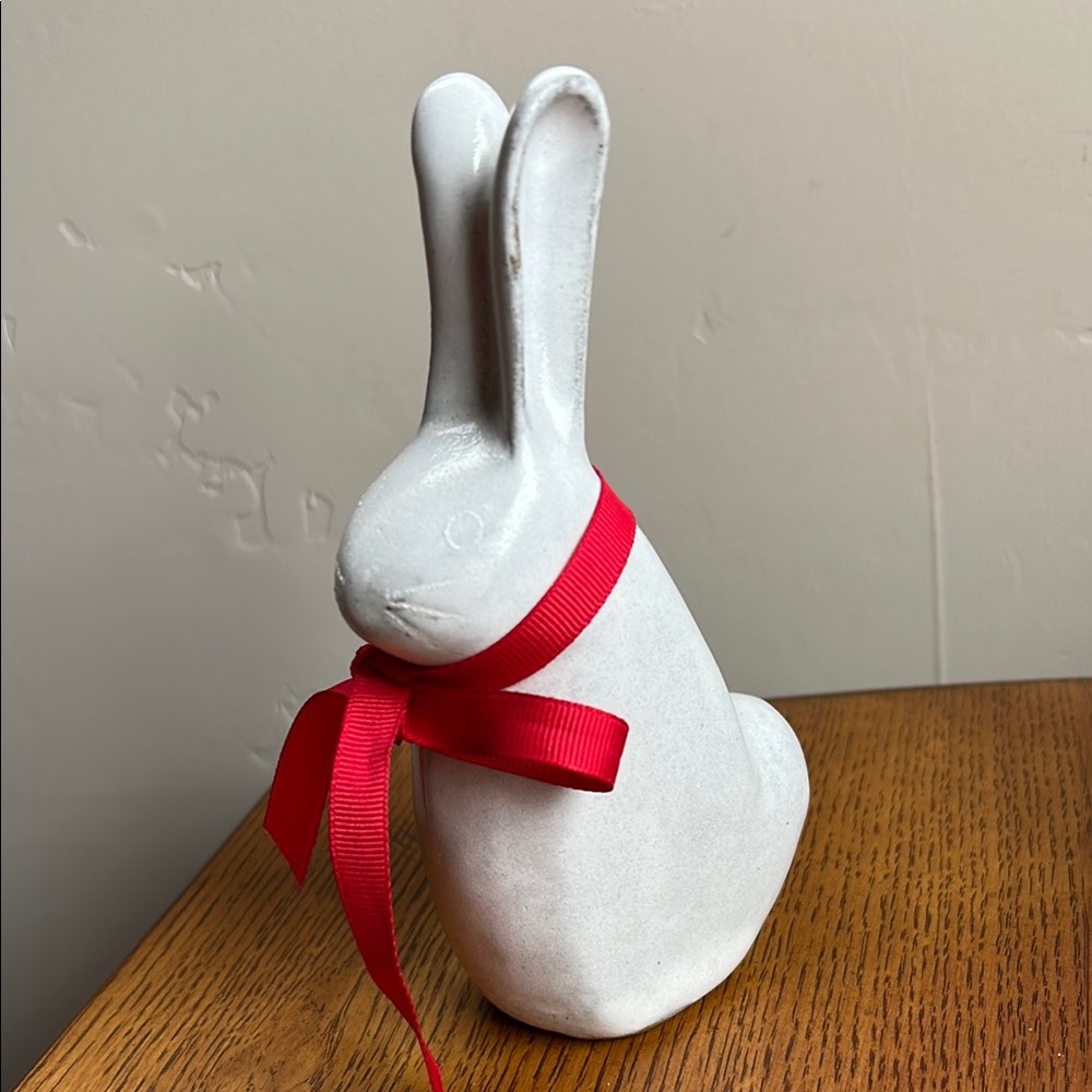 NOM White Terra Cotta Bunny